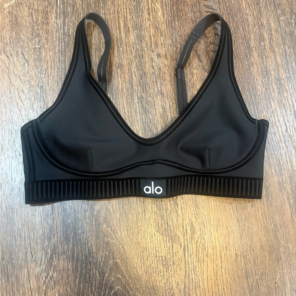 ALO Yoga Airlift Line Up Bra - Picture 1 of 5